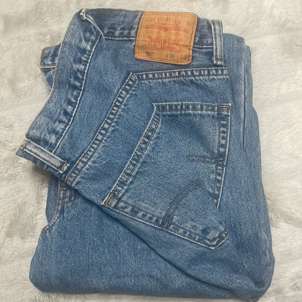 Men’s Levi’s 550 jeans. Zipper & boot cut